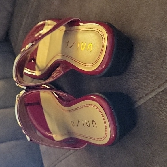 Unisa Red Patent Faux Leather Slip-On Sandals - Picture 5 of 5